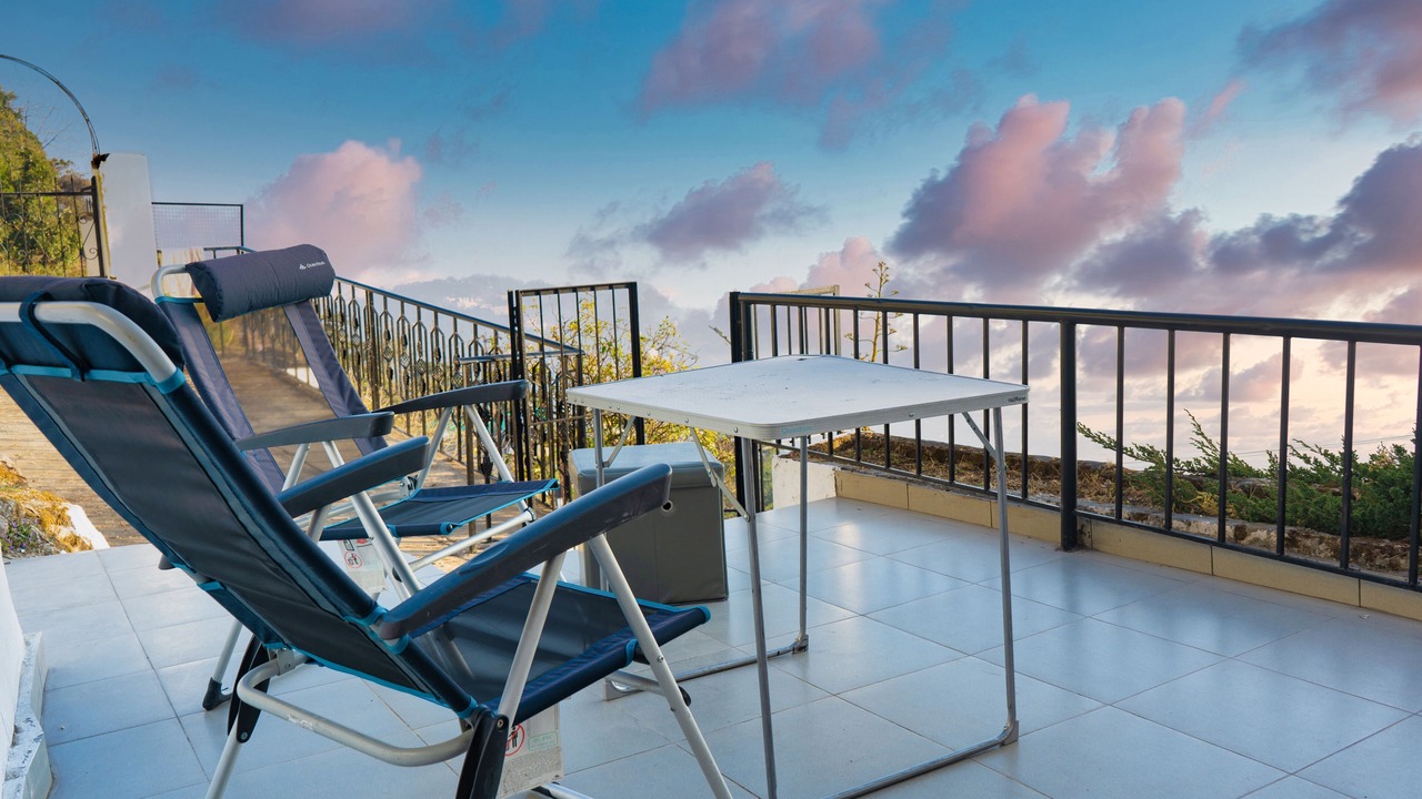 Photo of Patio Balcony in Library Road