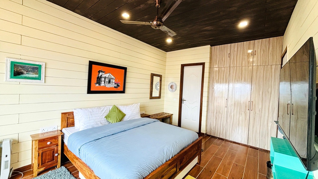 Photo of Bedroom in Tehri