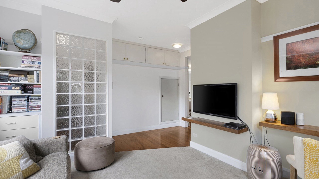 Photo of Livingroom in Macmasters Beach