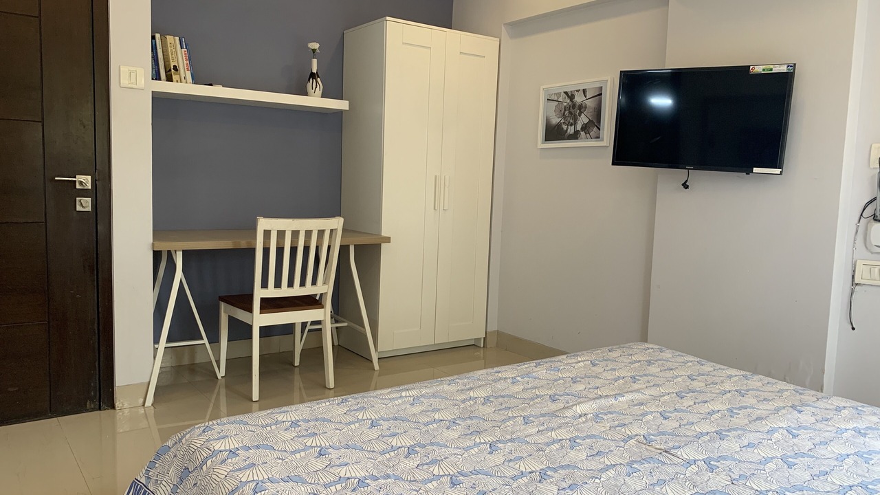Photo of Bedroom in Pali Hill