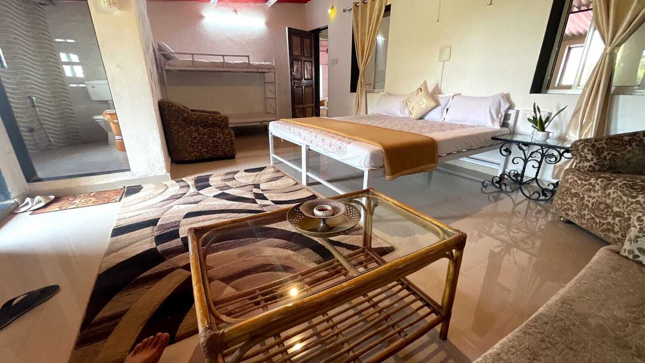 Photo of Bedroom in Mahabaleshwar