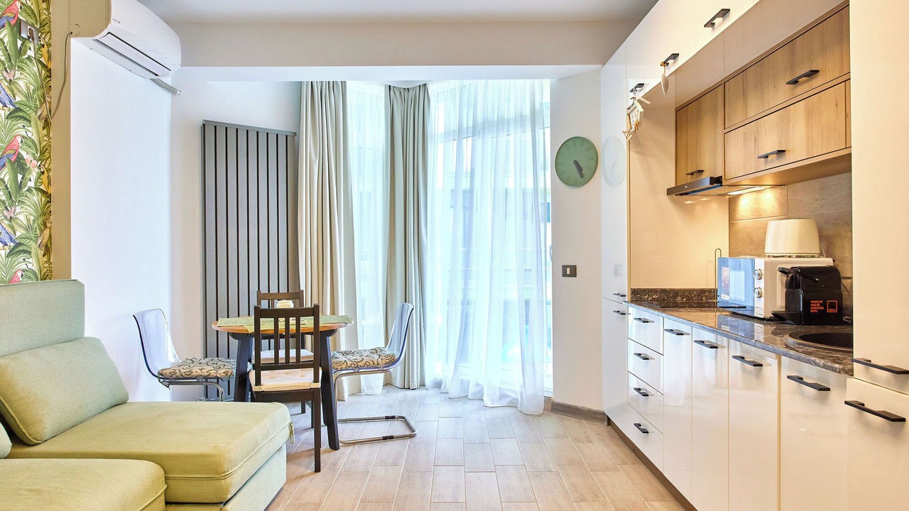 Photo of Kitchen in Mamaia-Sat