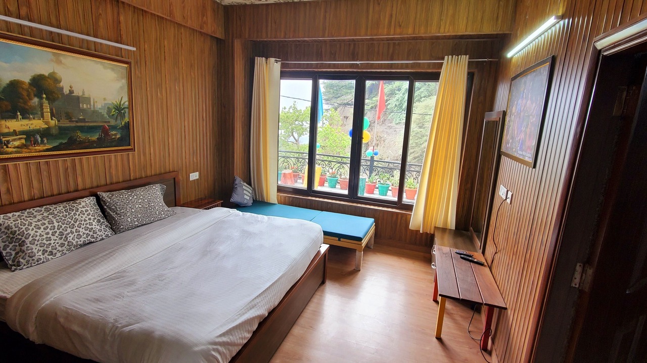Photo of Bedroom in The Mall Road