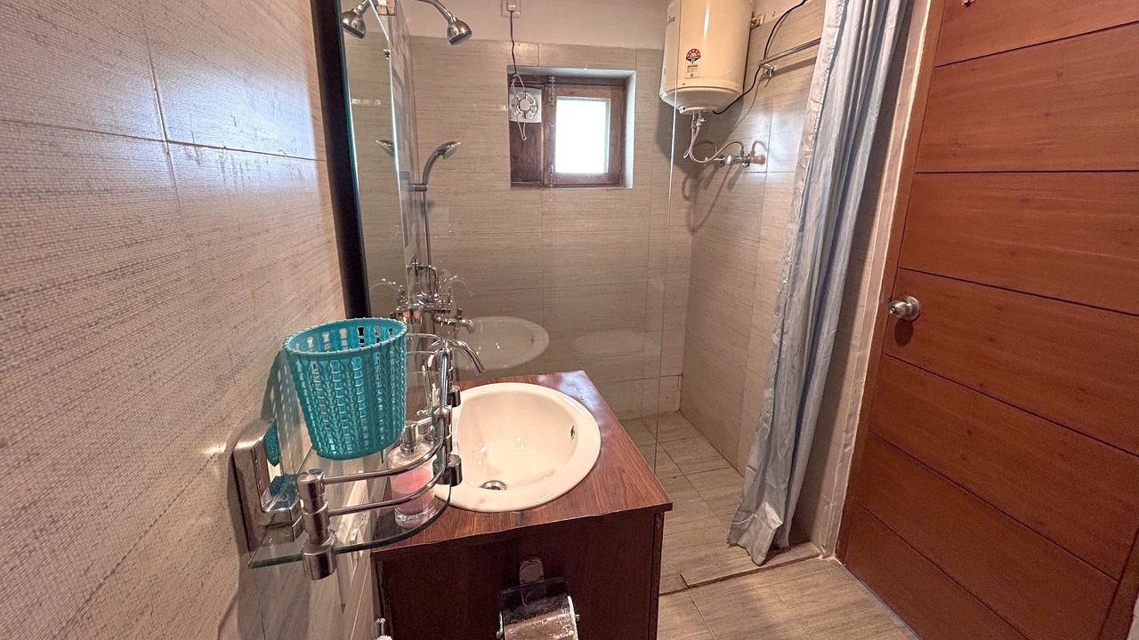 Photo of Bathroom in Suwakholi