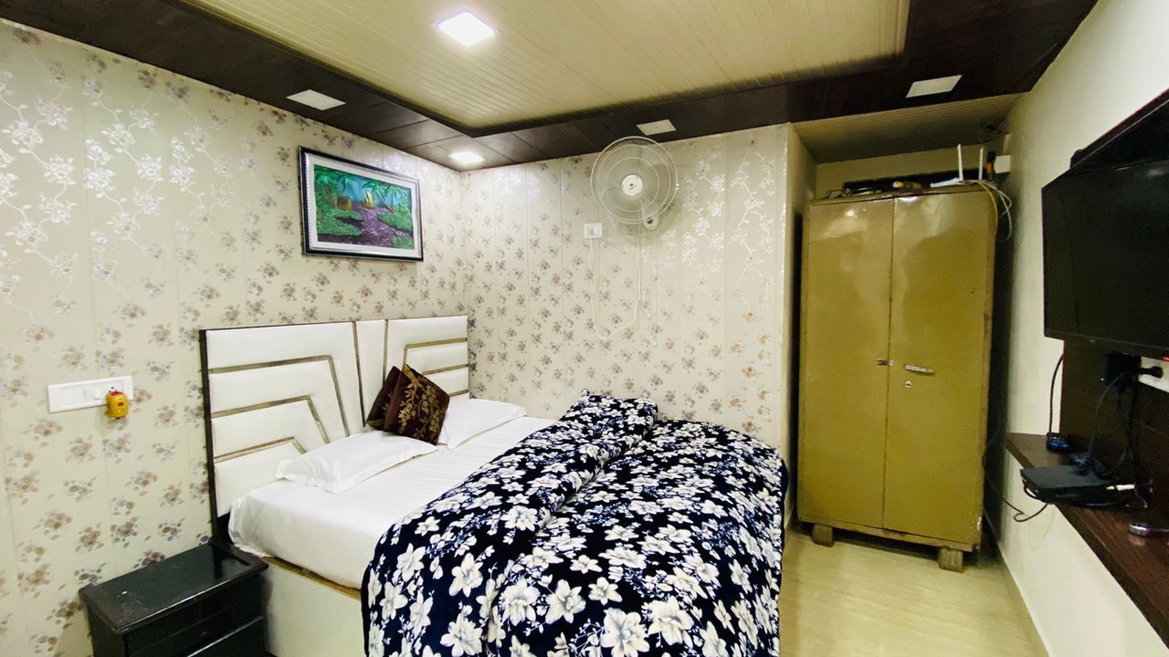 Photo of Bedroom in The Mall Road