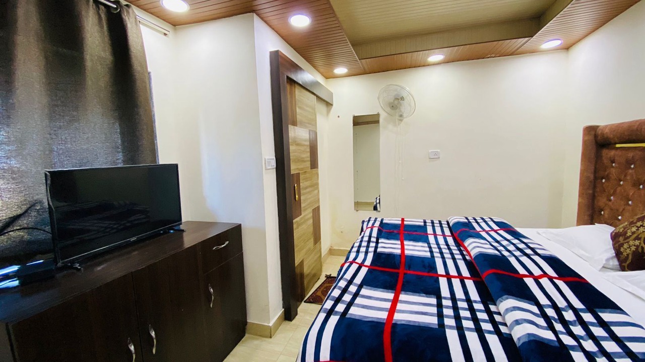 Photo of Bedroom in The Mall Road