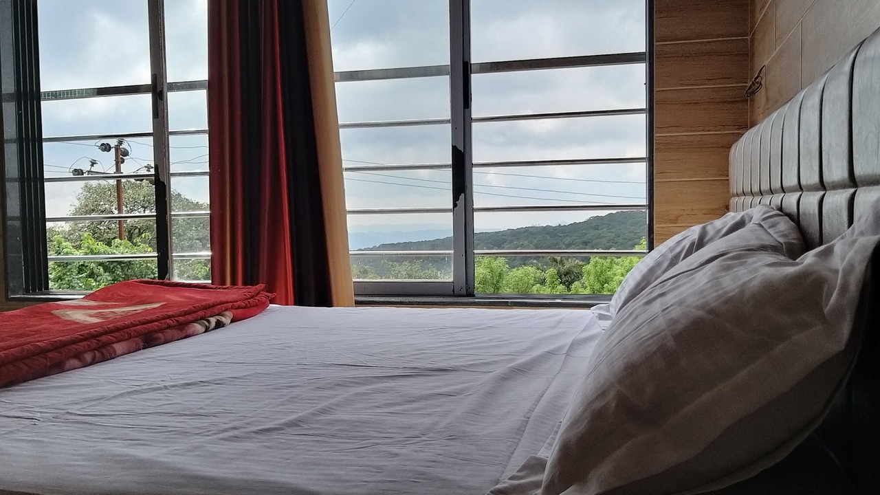 Photo of Bedroom in Mahabaleshwar