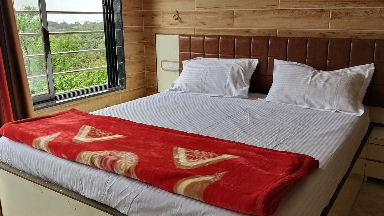 Photo of Bedroom in Mahabaleshwar