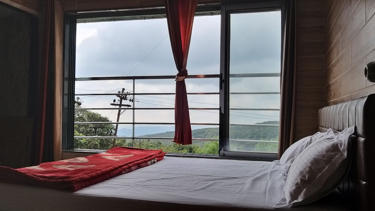 Photo of Bedroom in Mahabaleshwar