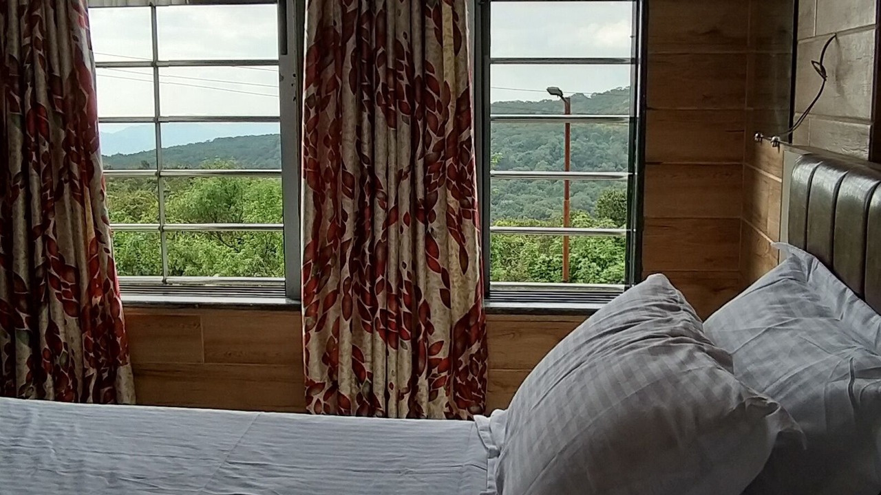 Photo of Bedroom in Mahabaleshwar