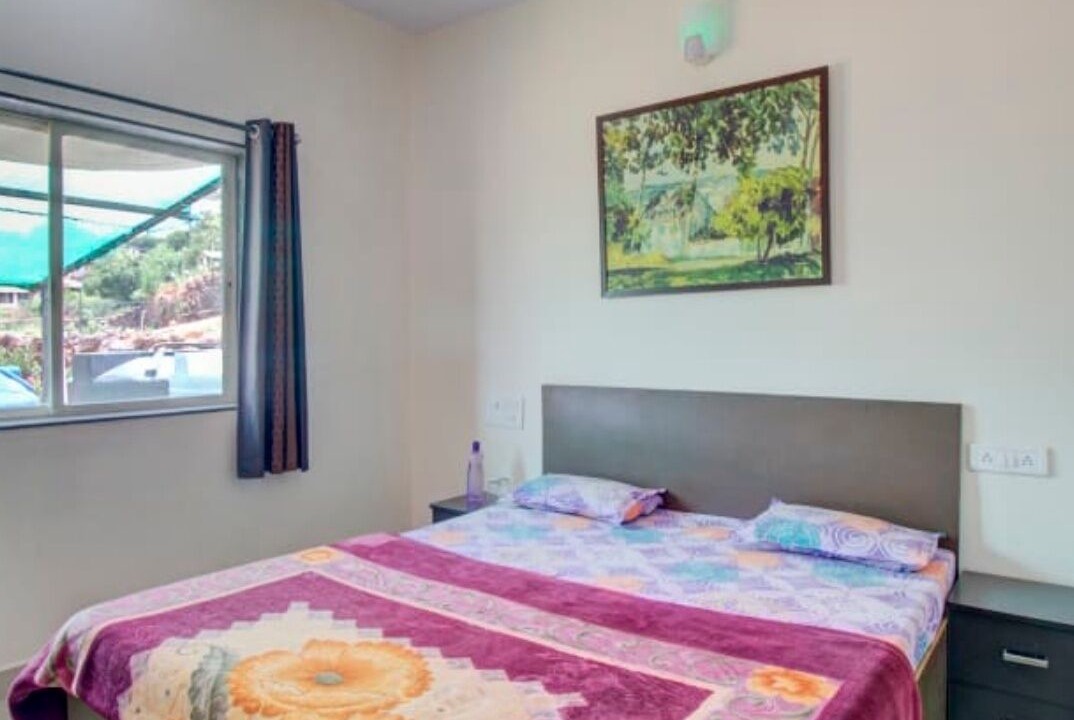 Photo of Bedroom in Mahabaleshwar