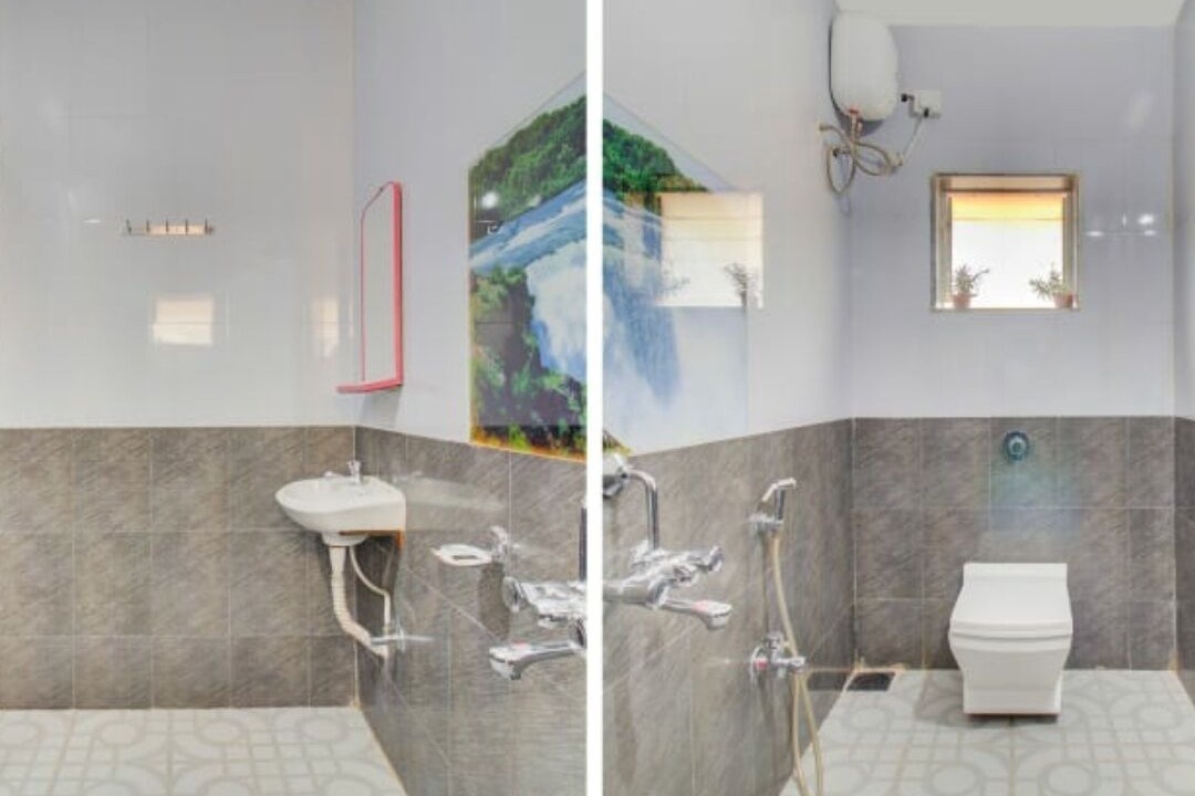 Photo of Bathroom in Mahabaleshwar