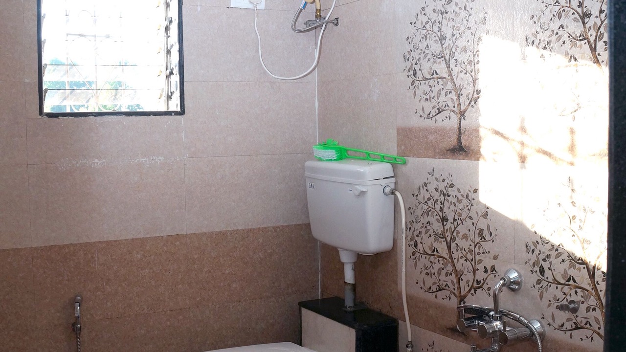 Photo of Bathroom in Mahabaleshwar