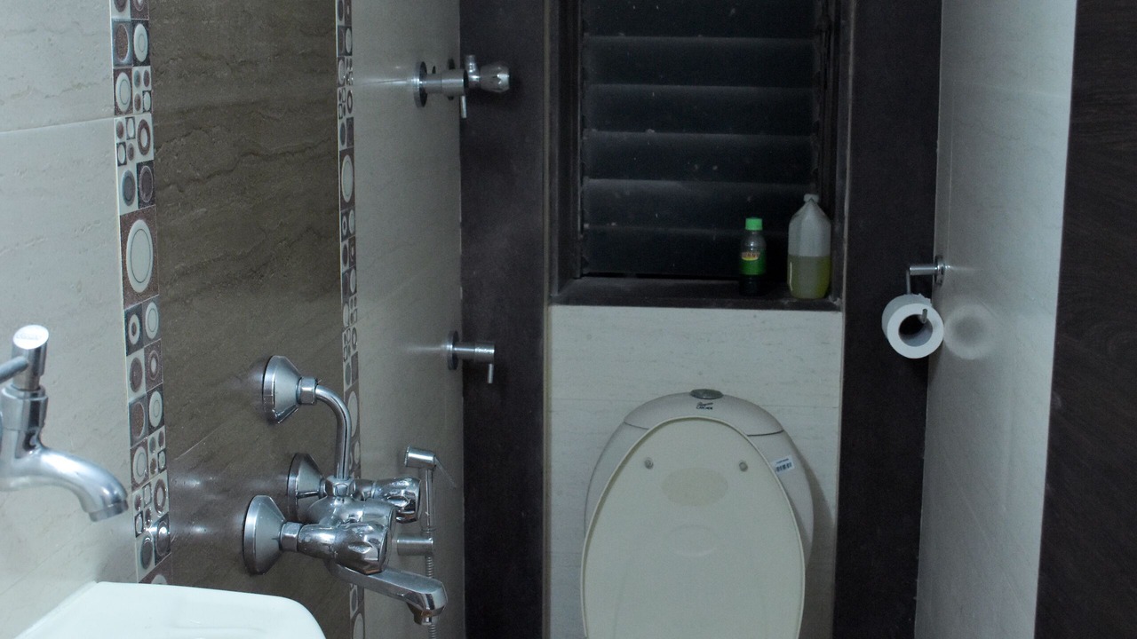 Photo of Bathroom in Malabar Hill