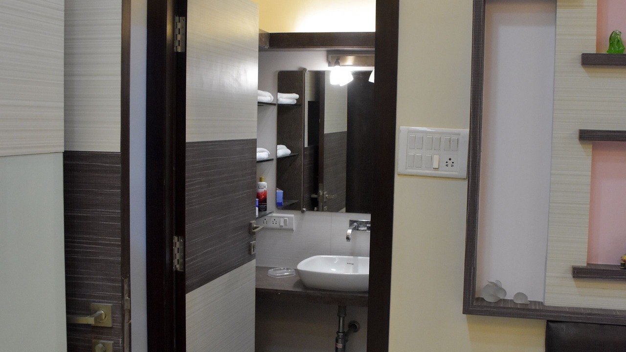 Photo of Bathroom in Malabar Hill