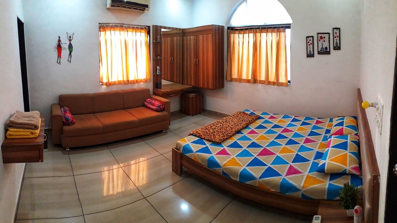 Photo of Bedroom in Dhari
