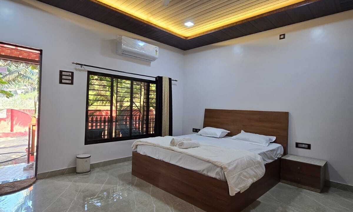 Photo of Bedroom in Ganpatipule