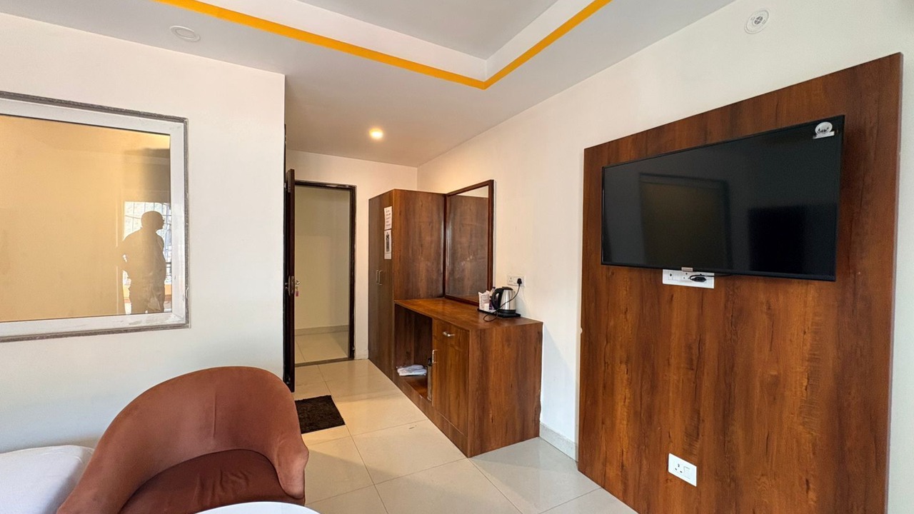 Photo of Livingroom in Tapovan