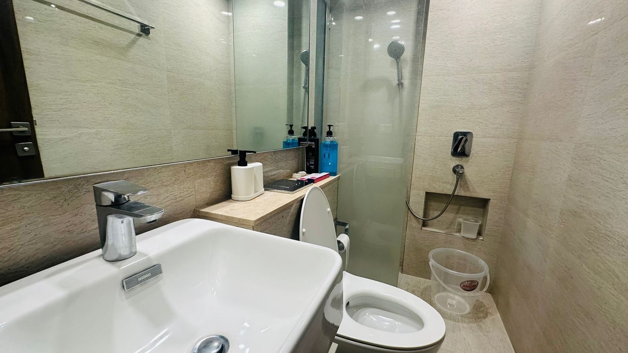 Photo of Bathroom in Hiranandani Gardens
