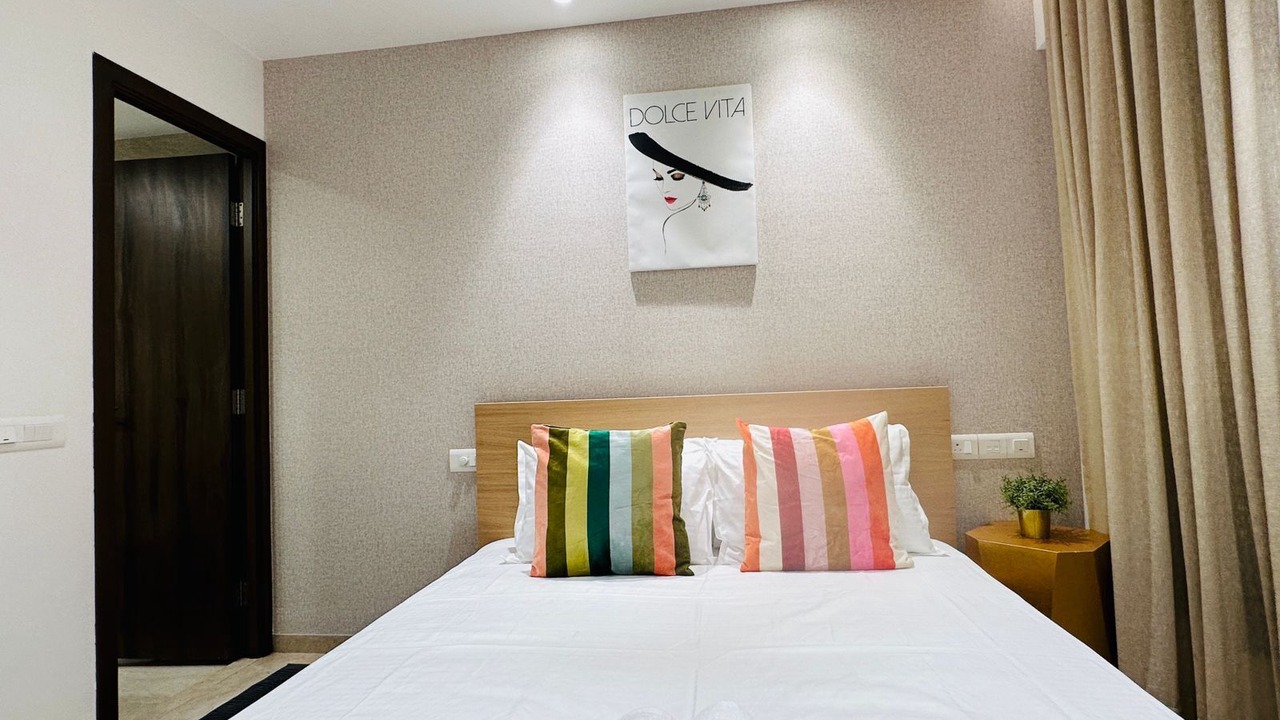 Photo of Bedroom in Hiranandani Gardens