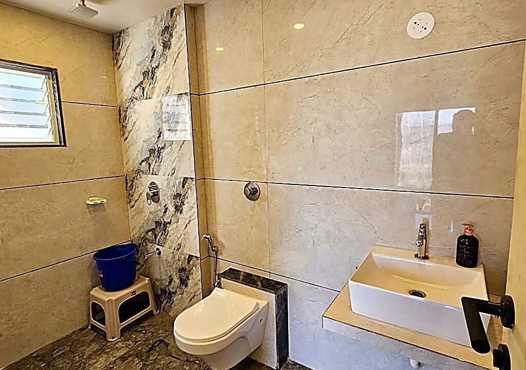 Photo of Bathroom in Mahabaleshwar