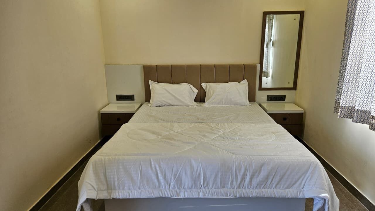Photo of Bedroom in Mahabaleshwar