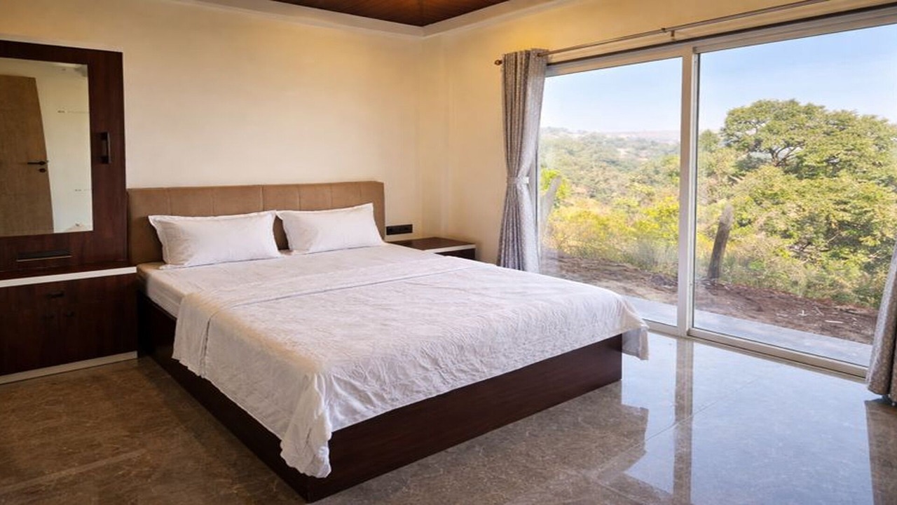 Photo of Bedroom in Mahabaleshwar