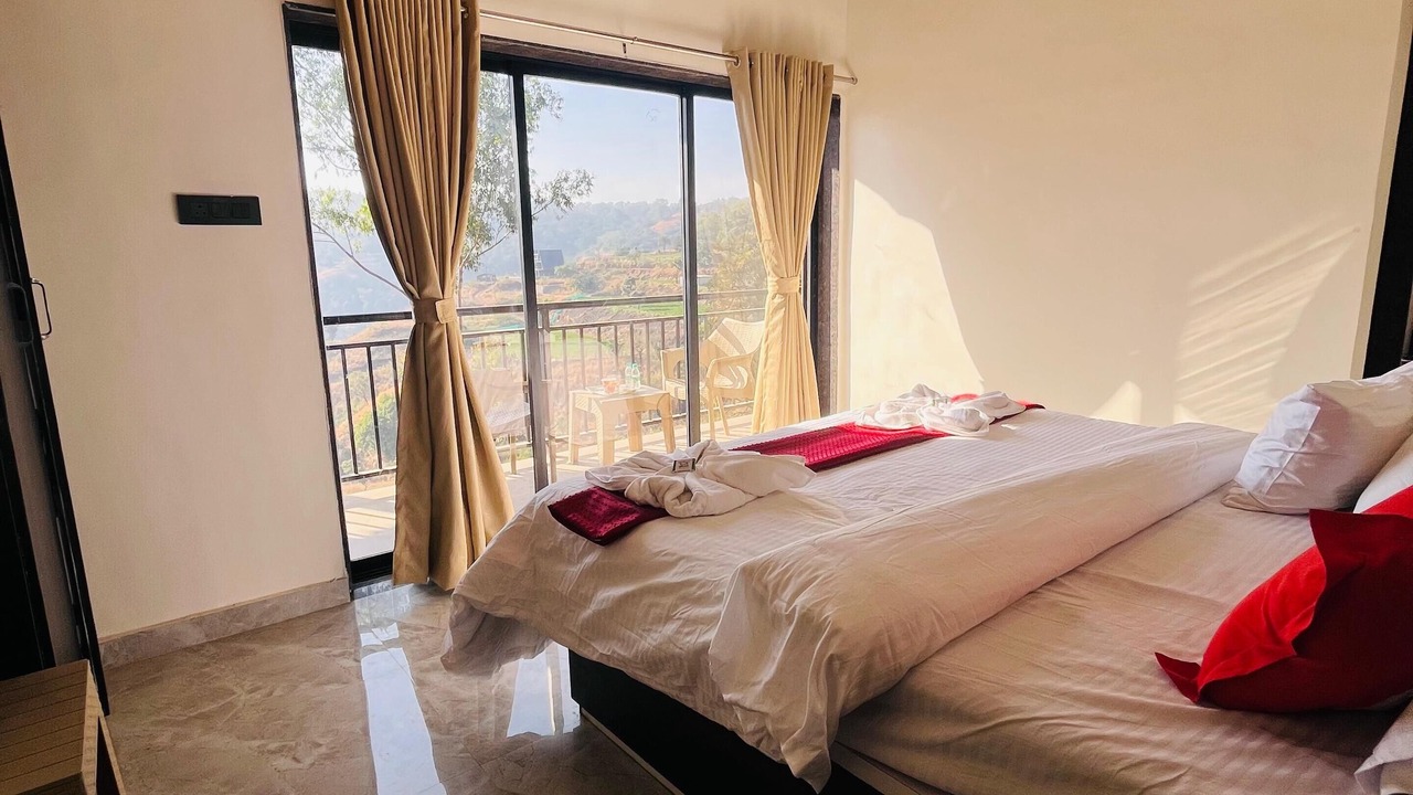 Photo of Bedroom in Mahabaleshwar