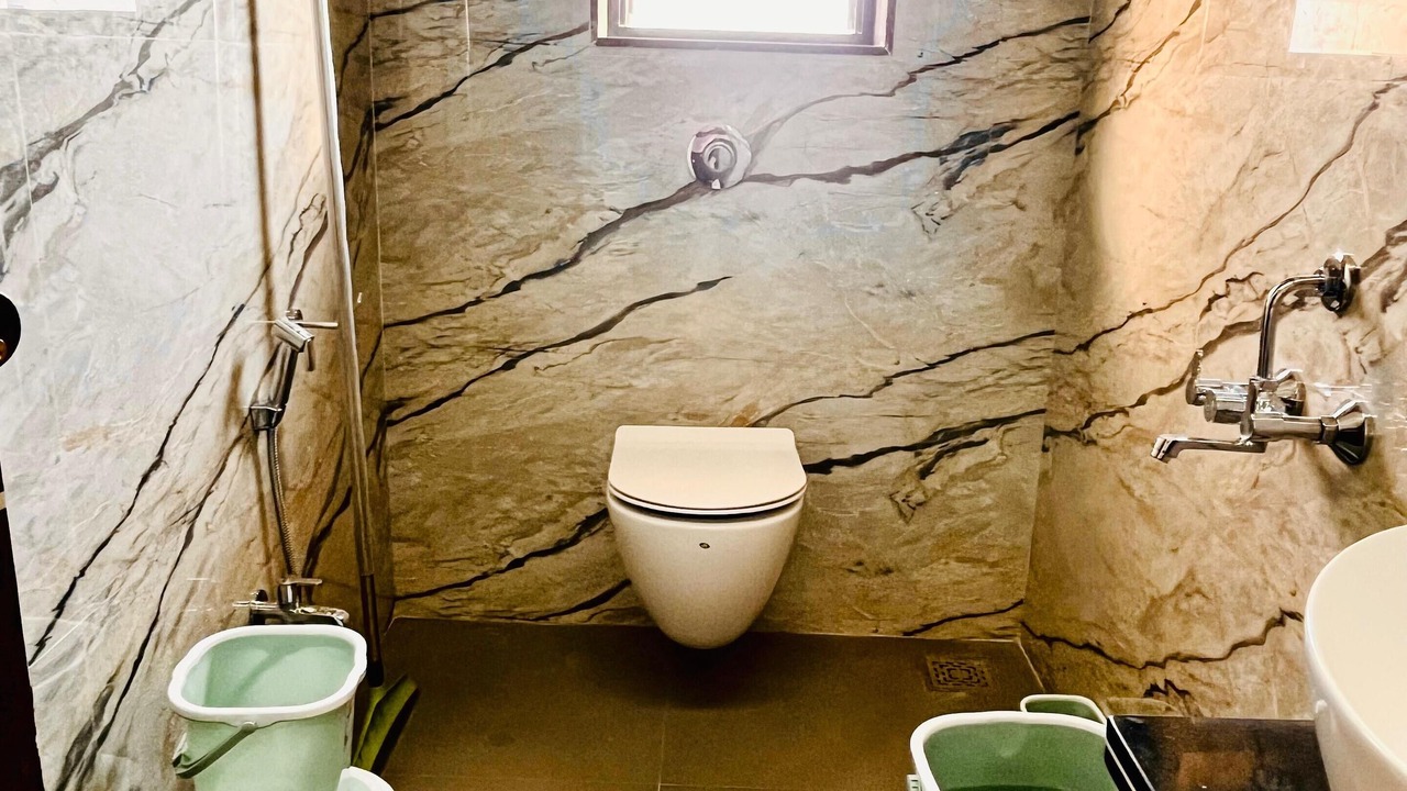 Photo of Bathroom in Mahabaleshwar