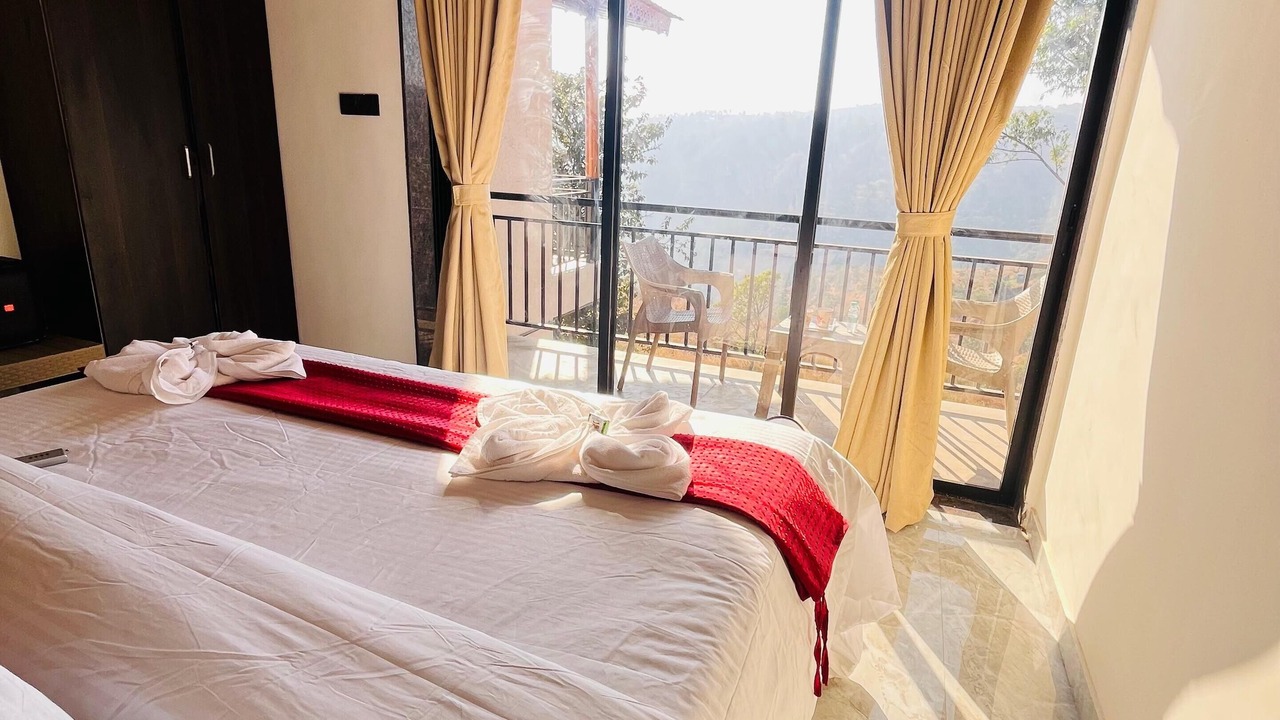 Photo of Bedroom in Mahabaleshwar