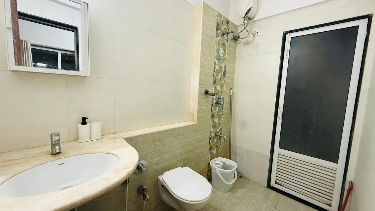 Photo of Bathroom in Parel