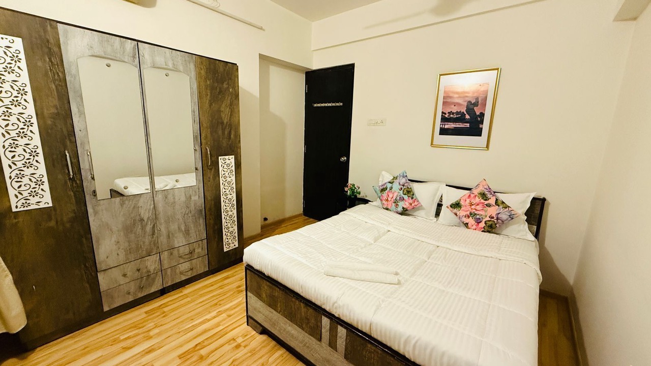 Photo of Bedroom in Parel