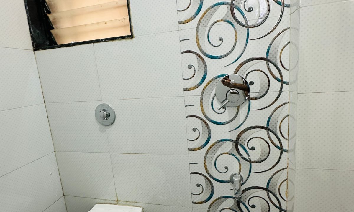 Photo of Bathroom in Parel