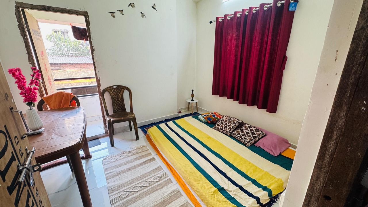 Photo of Bedroom in Dumdum