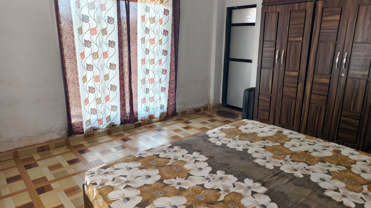 Photo of Bedroom in Pali