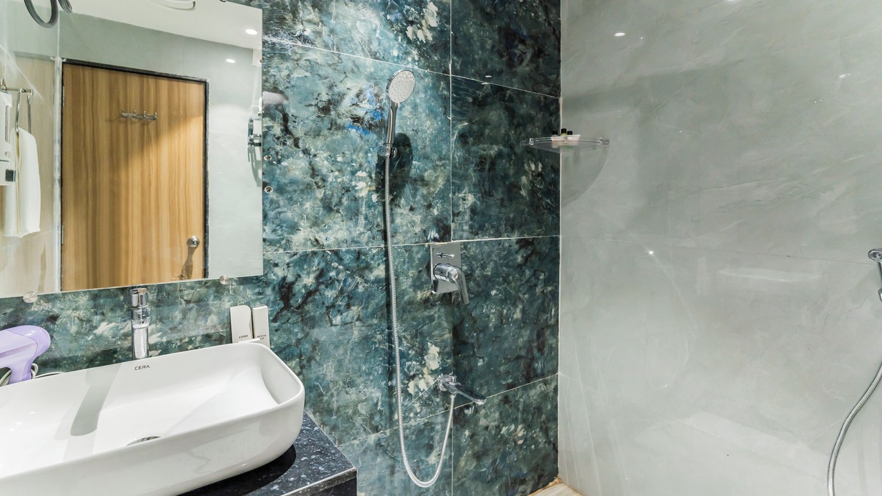 Photo of Bathroom in Gayariawas