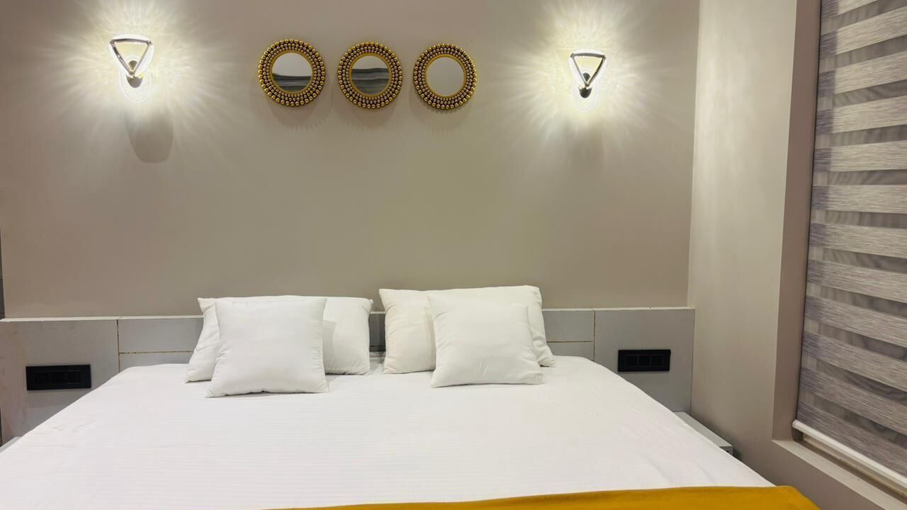 Photo of Bedroom in Pinangode