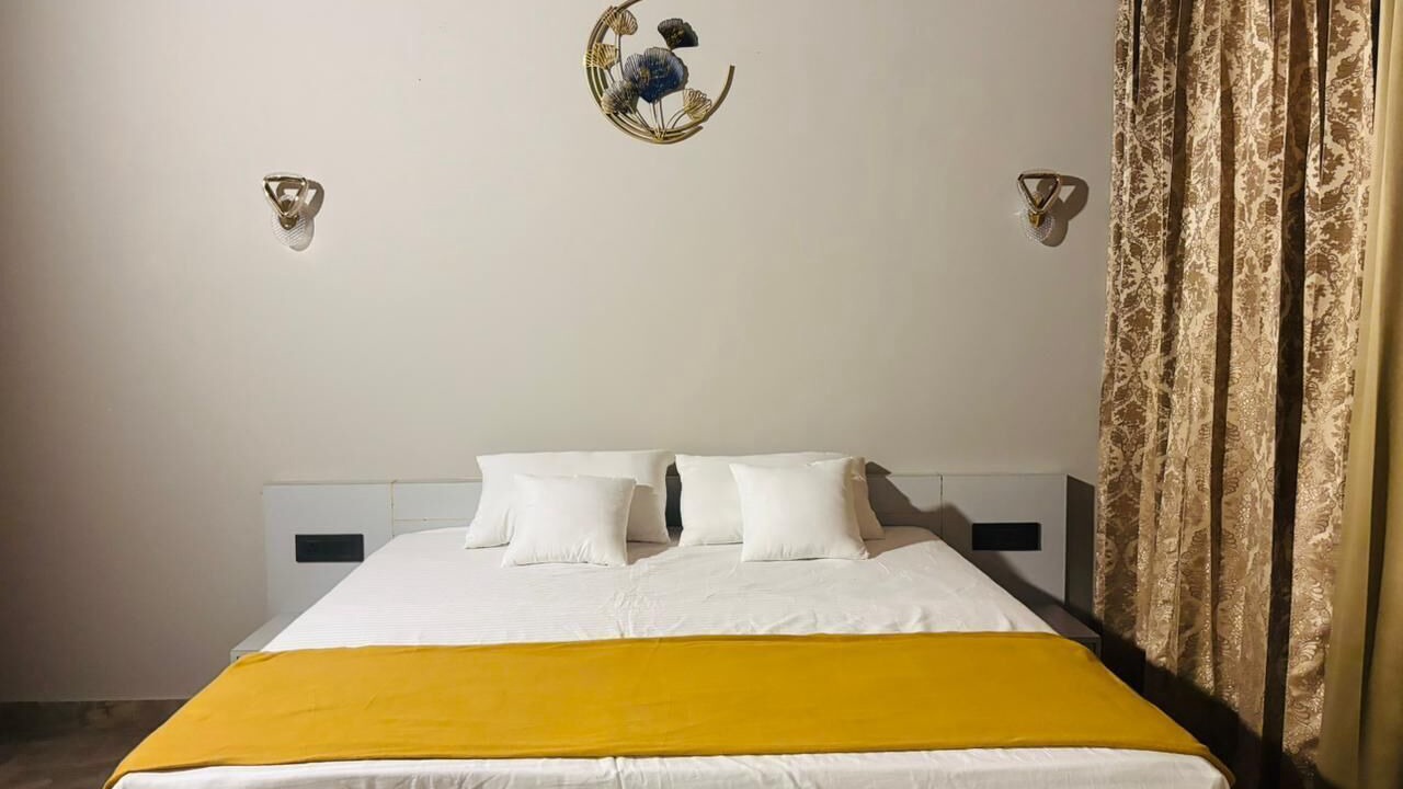 Photo of Bedroom in Pinangode