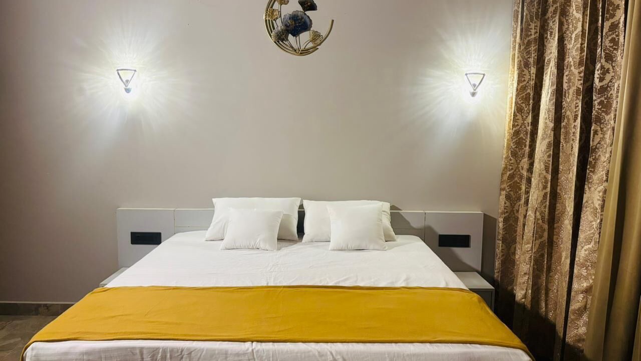 Photo of Bedroom in Pinangode