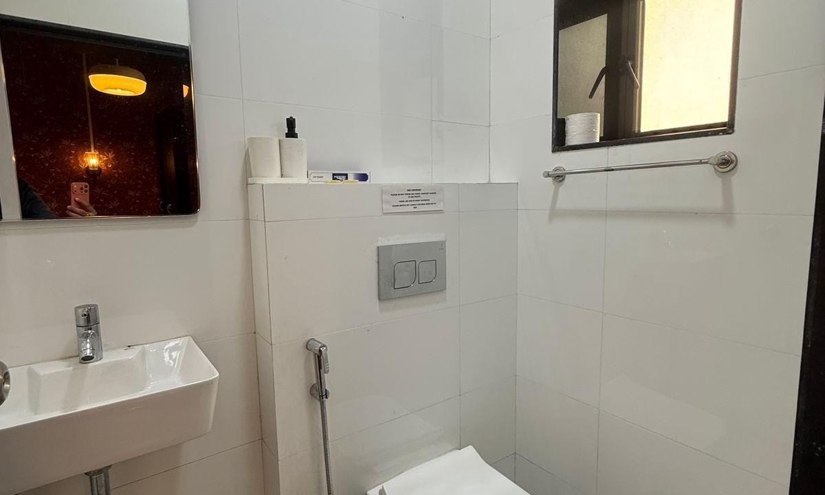 Photo of Bathroom in Malabar Hill
