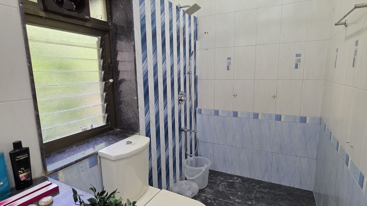 Photo of Bathroom in Malabar Hill