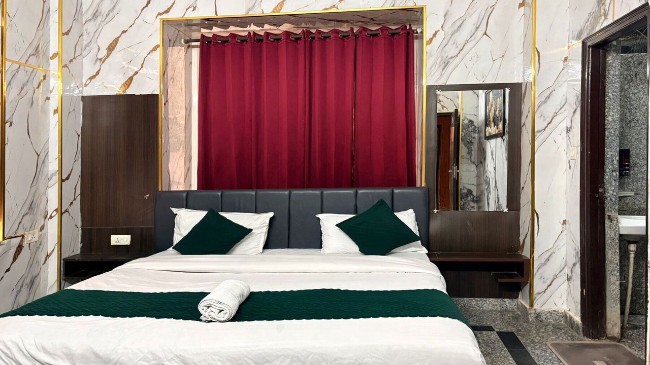 Photo of Bedroom in Tapovan