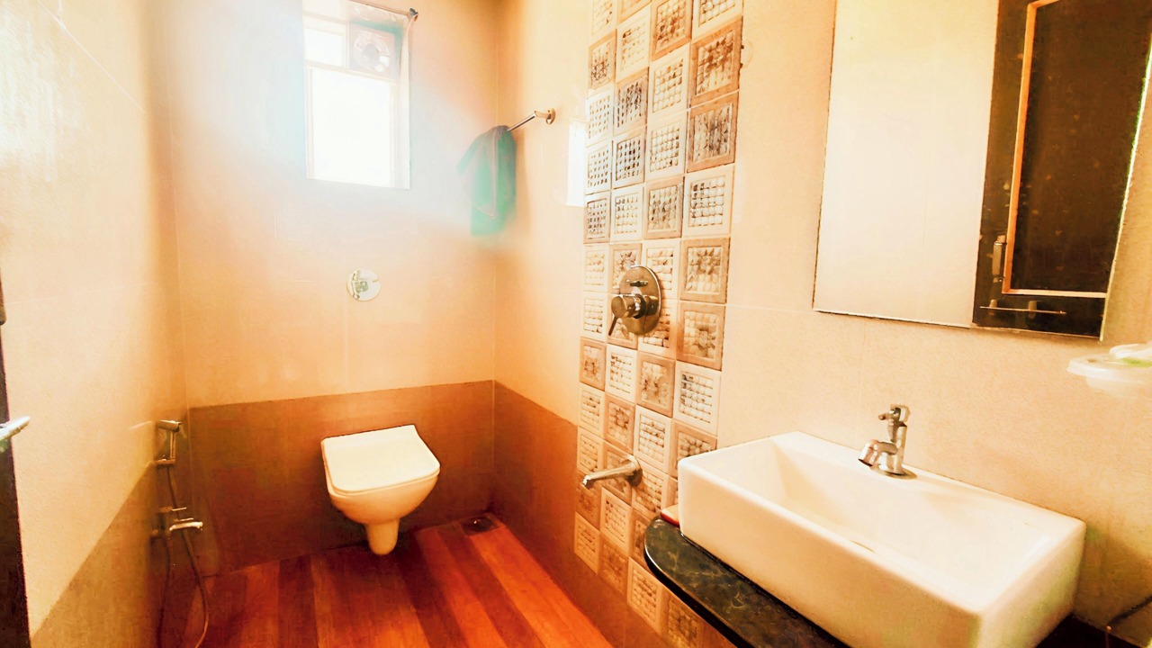 Photo of Bathroom in Mahabaleshwar