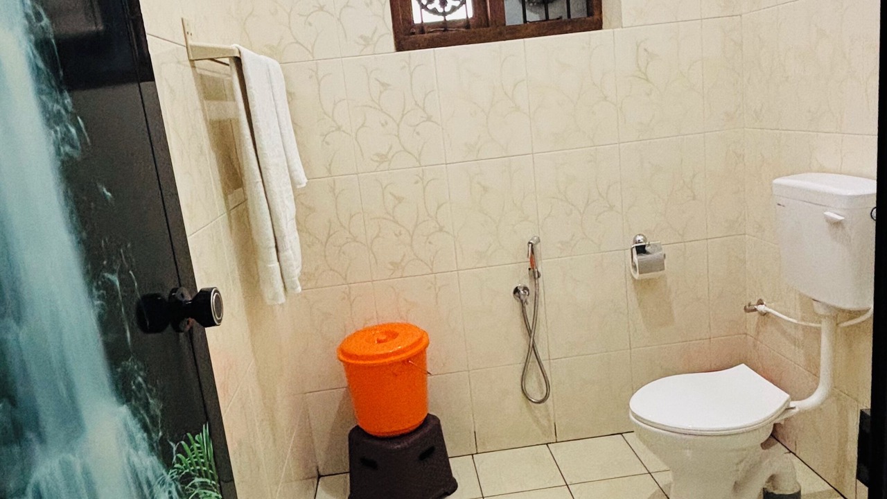 Photo of Bathroom in Chirayinkil