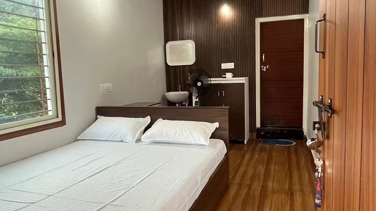 Photo of Bedroom in Piriyapatna