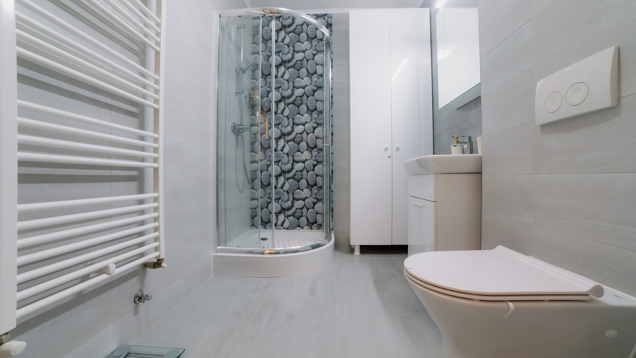 Photo of Bathroom in Tractorul