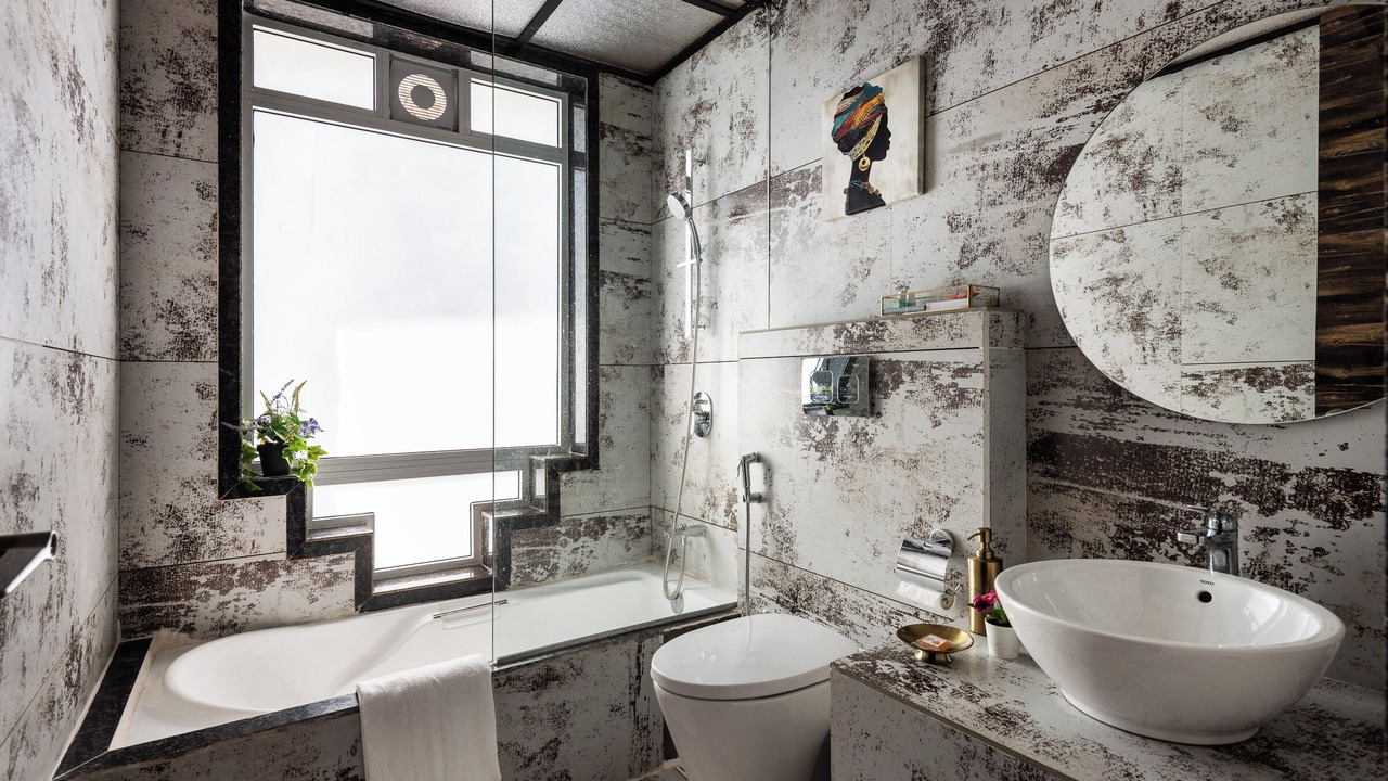 Photo of Bathroom in Mahabaleshwar