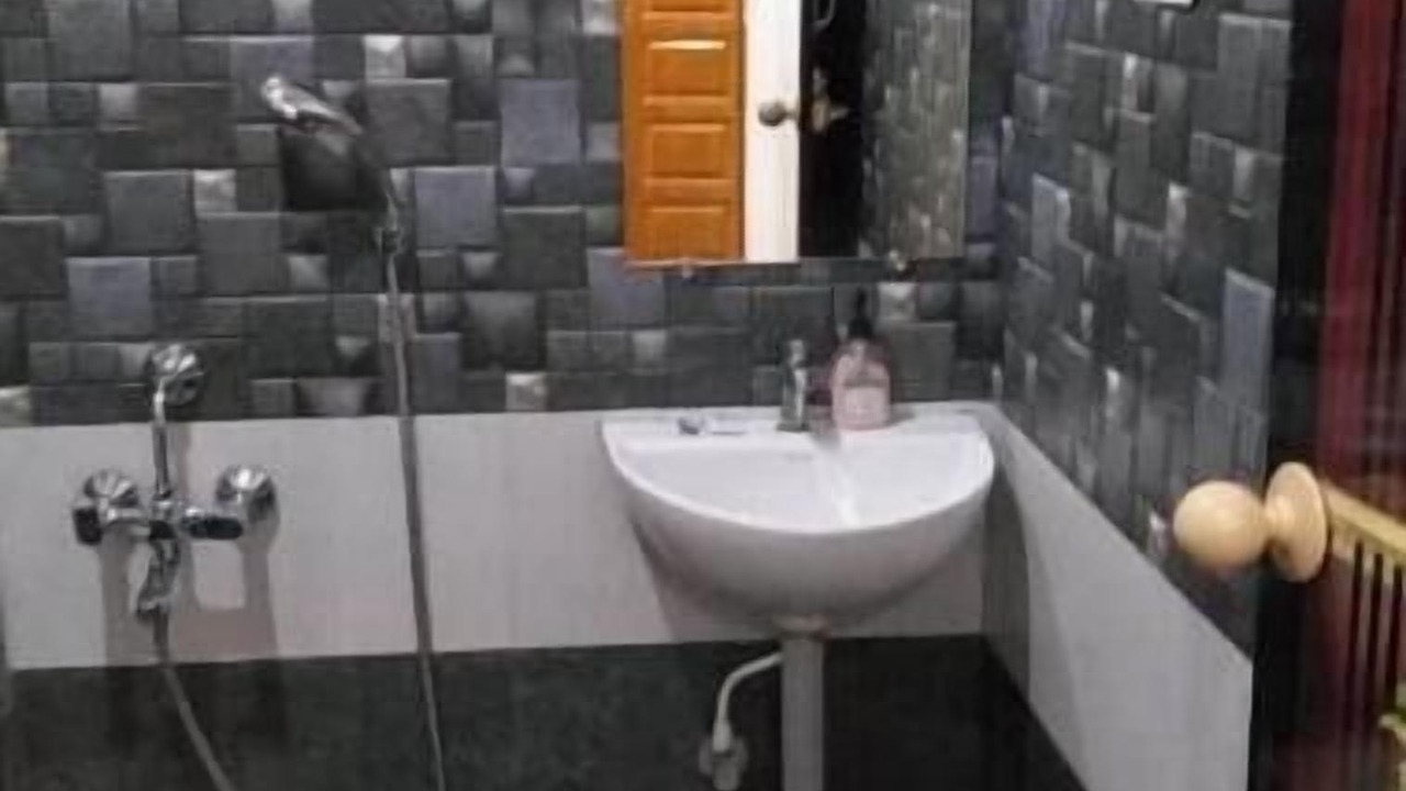 Photo of Bathroom in Ooty
