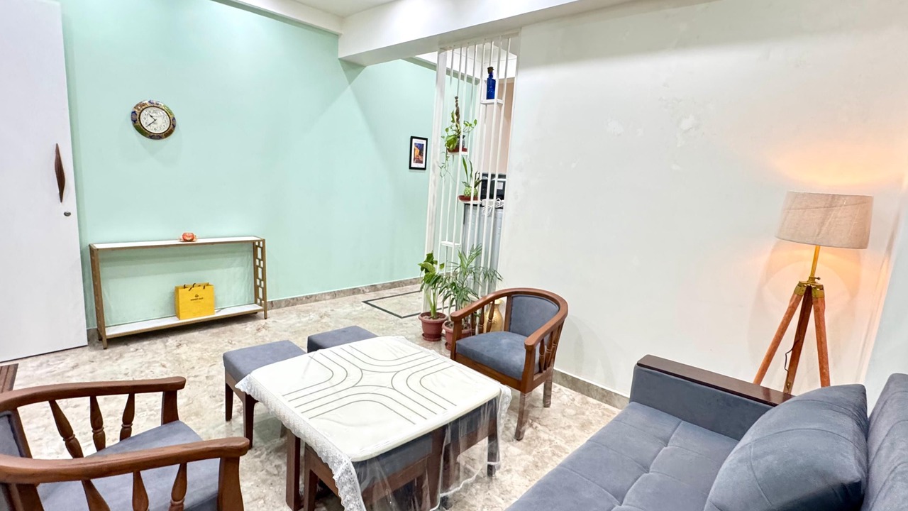 Photo of Livingroom in Tapovan