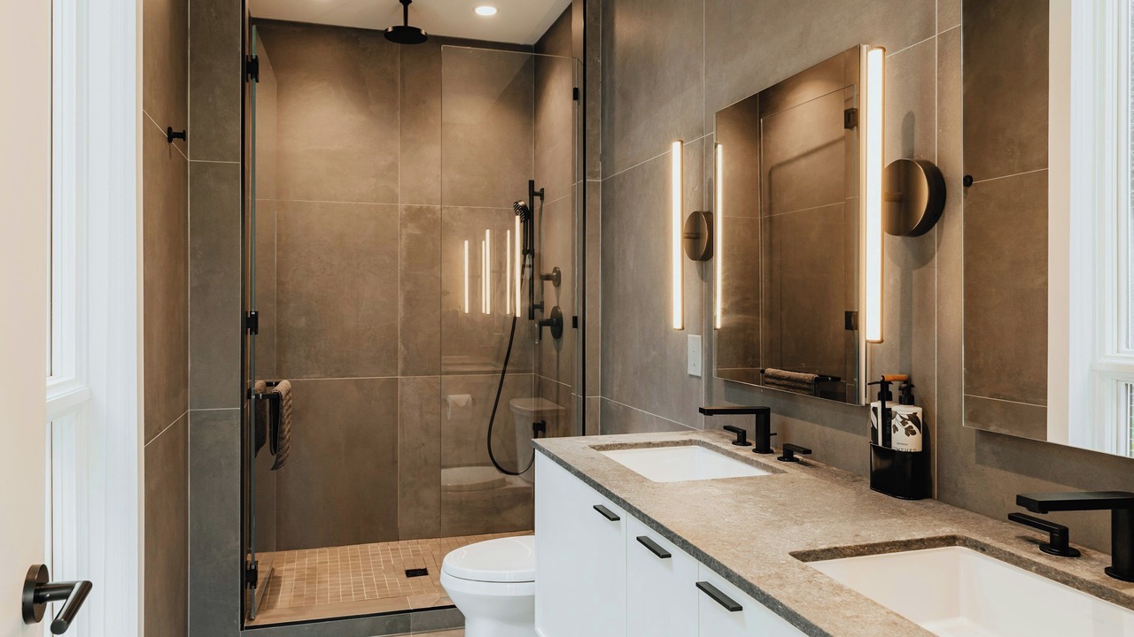 Photo of Bathroom in Deccan Gymkhana